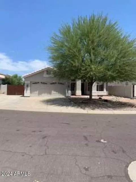 8932 W Maui Ln, Peoria, AZ 85381
