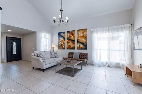 513 E Kerry Ln, Phoenix, AZ 85024 photo 3