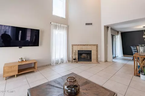 513 E Kerry Ln, Phoenix, AZ 85024 photo 14