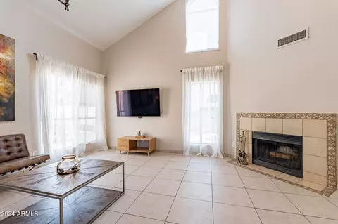 513 E Kerry Ln, Phoenix, AZ 85024 photo 11