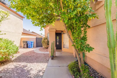 513 E Kerry Ln, Phoenix, AZ 85024 photo 2