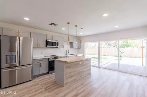 3141 E Corrine Dr, Phoenix, AZ 85032