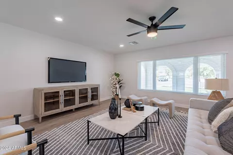 1863 E Oxford Dr, Tempe, AZ 85283 photo 10