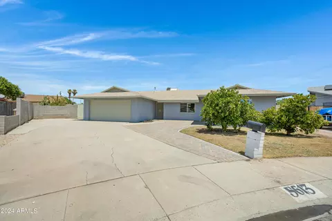 5613 N 45th Dr, Glendale, AZ 85301