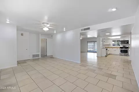 5613 N 45th Dr, Glendale, AZ 85301 photo 7