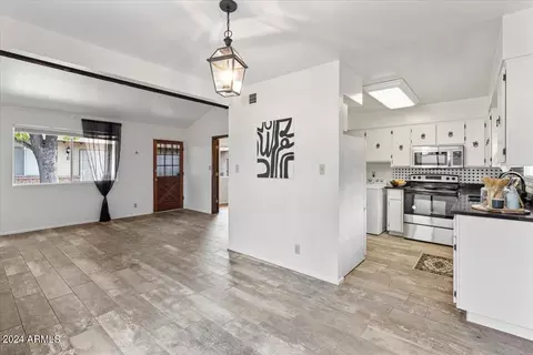 6604 S Lakeshore Dr #A, Tempe, AZ 85283