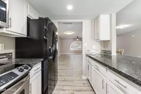 860 E Paradise Ln, Phoenix, AZ 85022 photo 14