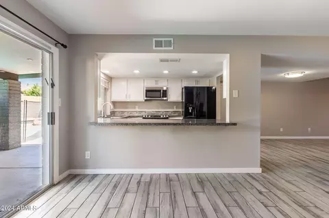 860 E Paradise Ln, Phoenix, AZ 85022 photo 15
