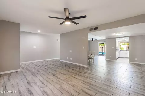 860 E Paradise Ln, Phoenix, AZ 85022 photo 8