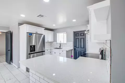 1308 E Becker Ln, Phoenix, AZ 85020 photo 6