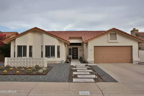 3707 E Summerhaven Dr, Phoenix, AZ 85044