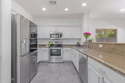4212 E Washington Ct, Gilbert, AZ 85234 photo 8