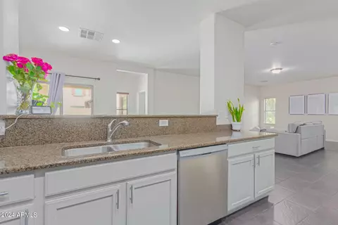4212 E Washington Ct, Gilbert, AZ 85234 photo 9