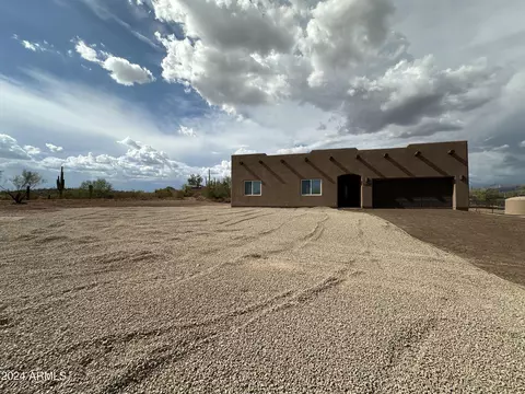47924 N 15th Ave, New River, AZ 85087
