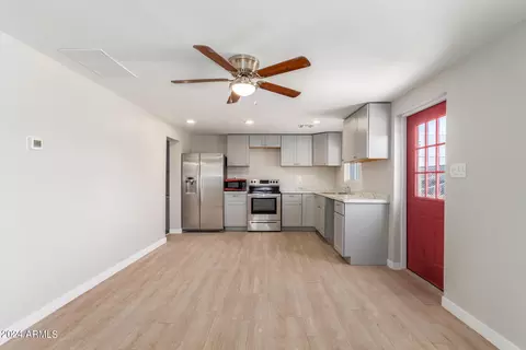 9424 N 2nd Pl, Phoenix, AZ 85020