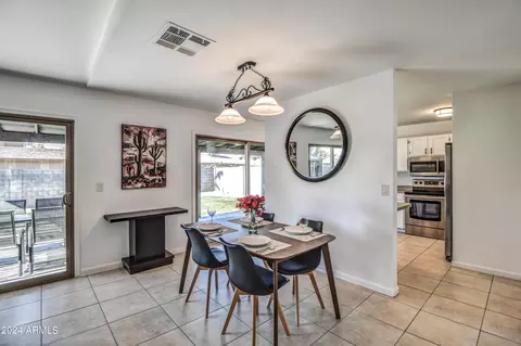 4825 E Desert View Dr, Phoenix, AZ 85044 photo 6