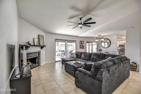 4825 E Desert View Dr, Phoenix, AZ 85044 photo 9
