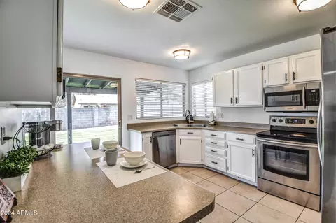 4825 E Desert View Dr, Phoenix, AZ 85044 photo 12