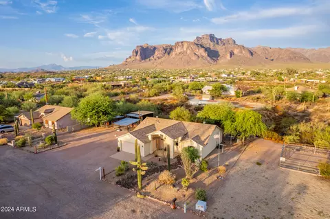 View/Area - 735 N Arroya Rd, Apache Junction, AZ 85119 photo 2 of 12