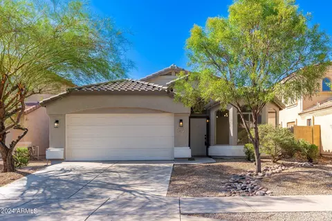 5637 W Wood St, Phoenix, AZ 85043