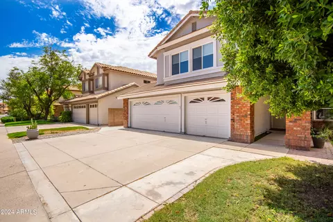 2125 E Chesapeake Dr, Gilbert, AZ 85234 photo 3