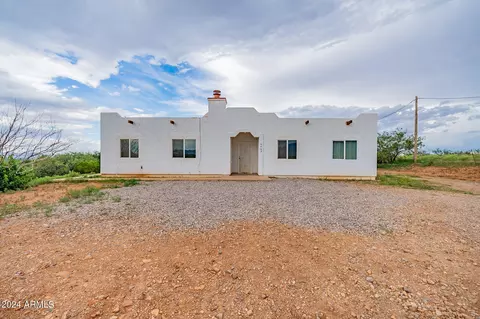 5663 S Nucci Ln, Hereford, AZ 85615