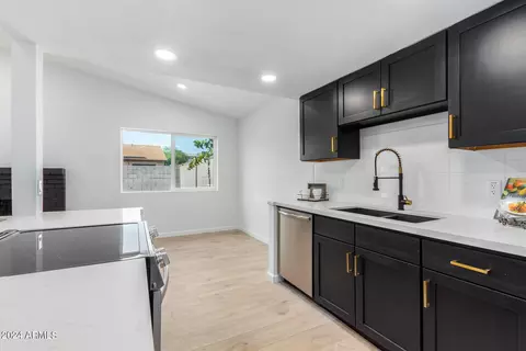 422 E Behrend Dr, Phoenix, AZ 85024 photo 9