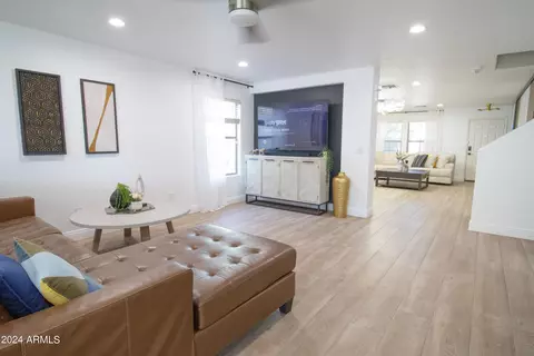 1908 E Parkside Ln, Phoenix, AZ 85024 photo 10