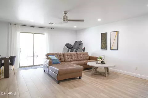1908 E Parkside Ln, Phoenix, AZ 85024 photo 12