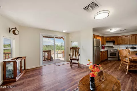 17465 E Meadow Ln, Mayer, AZ 86333 photo 3