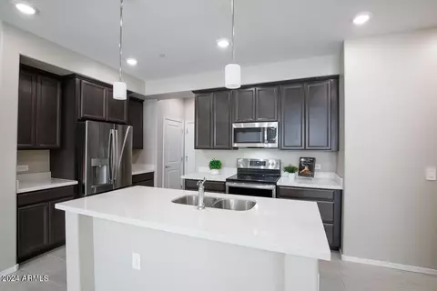 2631 S Sulley Dr #104, Gilbert, AZ 85295