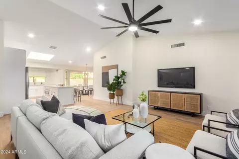 672 E Linda Ln, Gilbert, AZ 85234 photo 4