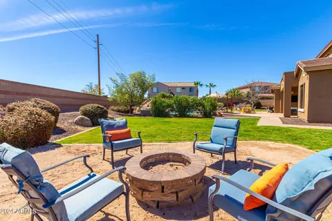 Exterior - 3159 E Coconino Dr, Gilbert, AZ 85298 photo 10 of 13