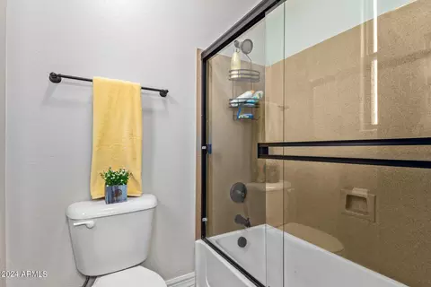 Bath - 3159 E Coconino Dr, Gilbert, AZ 85298 photo 7 of 8