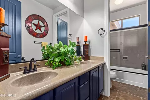 Bath - 3159 E Coconino Dr, Gilbert, AZ 85298 photo 5 of 8