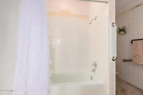 Bath - 5365 E Sagebrush St, Apache Junction, AZ 85119 photo 10 of 10