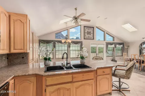 Kitchen - 5365 E Sagebrush St, Apache Junction, AZ 85119 photo 5 of 7