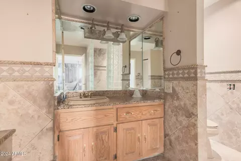 Bath - 5365 E Sagebrush St, Apache Junction, AZ 85119 photo 2 of 10