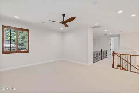 3916 E Covey Ln, Phoenix, AZ 85050 photo 22