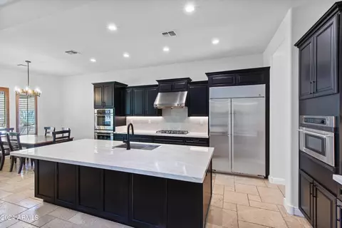 3916 E Covey Ln, Phoenix, AZ 85050 photo 5