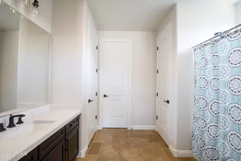 3916 E Covey Ln, Phoenix, AZ 85050 photo 24
