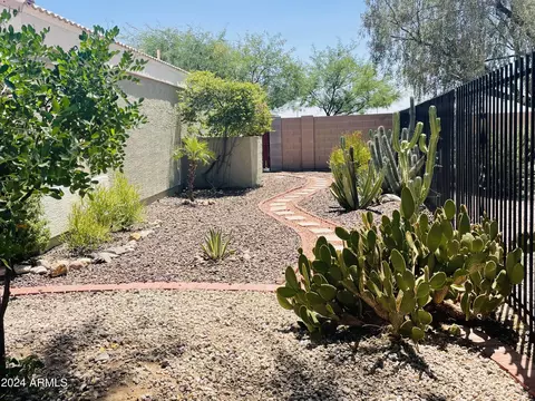 2162 S Valley Dr, Apache Junction, AZ 85120 photo 4