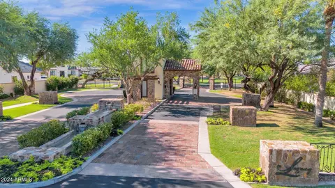 View/Area - 1450 N Almar St, Mesa, AZ 85213 photo 3 of 9