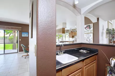 Kitchen - 1013 W Iris Dr, Gilbert, AZ 85233 photo 6 of 6