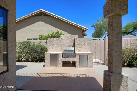 Exterior - 1013 W Iris Dr, Gilbert, AZ 85233 photo 11 of 16