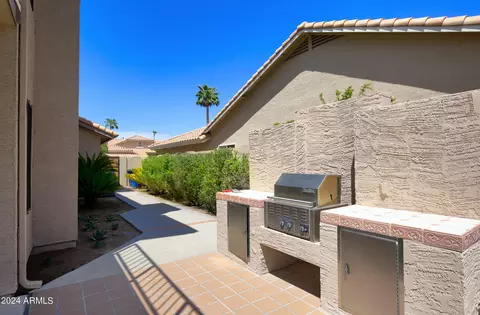 Exterior - 1013 W Iris Dr, Gilbert, AZ 85233 photo 12 of 16