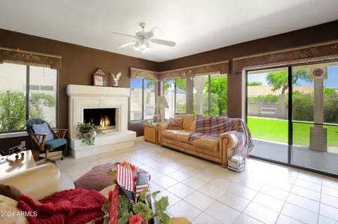 Living - 1013 W Iris Dr, Gilbert, AZ 85233 photo 4 of 4