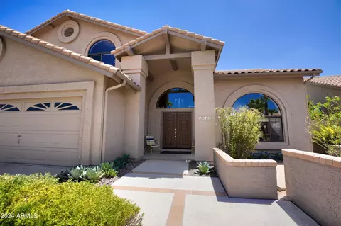 Exterior - 1013 W Iris Dr, Gilbert, AZ 85233 photo 3 of 16