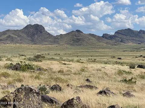 20177 E Flea Flicker Dr #121 AND 122, Wikieup, AZ 85360