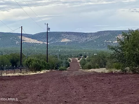 1184 W Picacho Dr #-, Ash Fork, AZ 86320